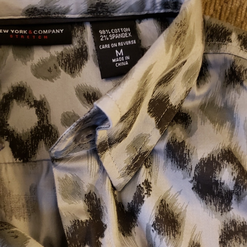 Grey leopard button down top - Picture 2 of 2